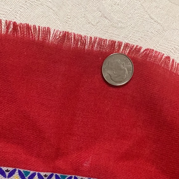 JAGO 100% lightweight wool scarf 34 inch square RED paisley print bright colors - Picture 11 of 13